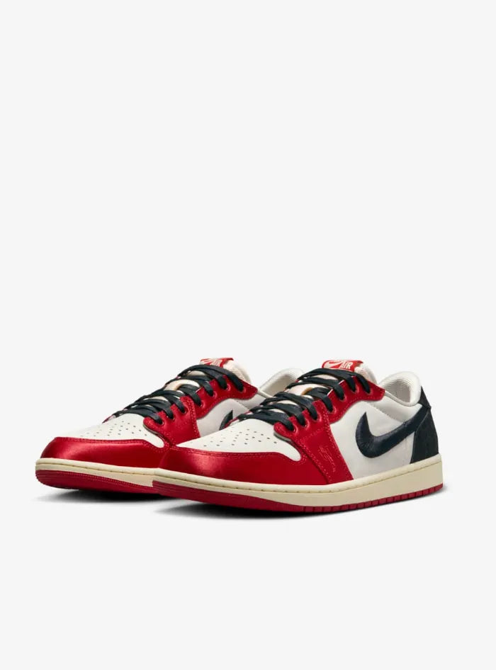 air jordan 1 low og  trophy room