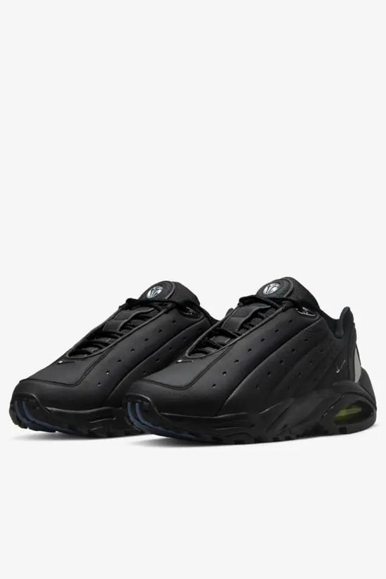 Nocta Hot Step Triple Black