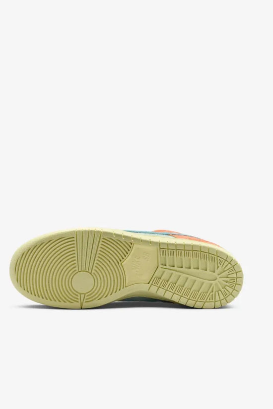 Nike SB Dunk Low Orange and Emerald Rise